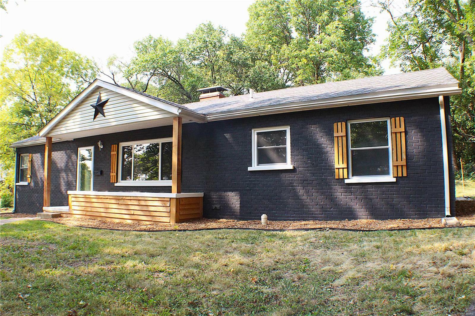 Property Photo:  510 Oak Street  IL 62024 