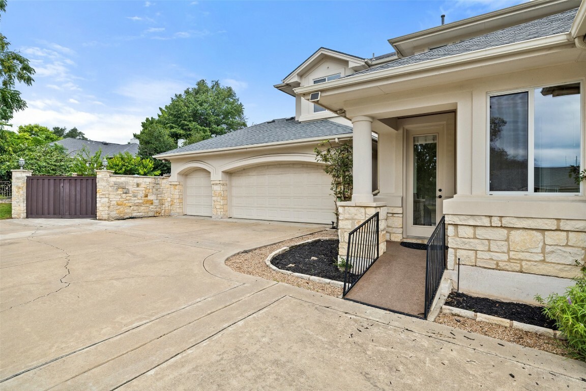 Property Photo:  605 Ladin Lane  TX 78734 