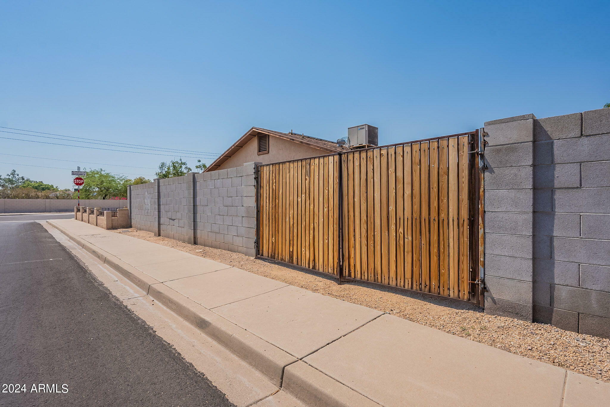 Property Photo:  4928 W Grovers Avenue  AZ 85308 