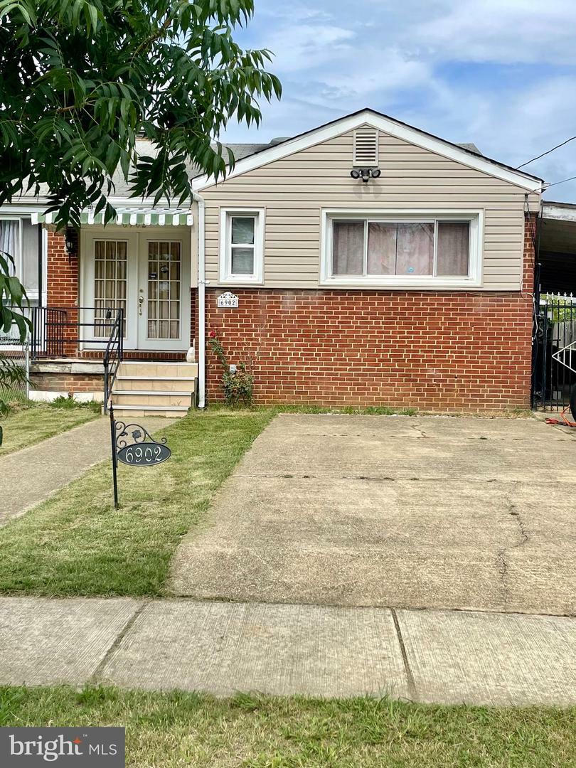 Property Photo:  6902 Freeport Street  MD 20784 