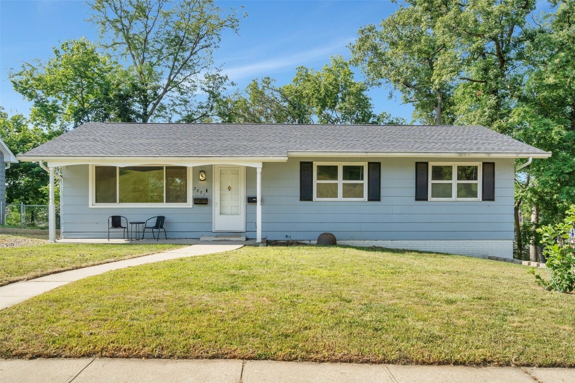 Property Photo:  3821 Bever Avenue SE  IA 52403 