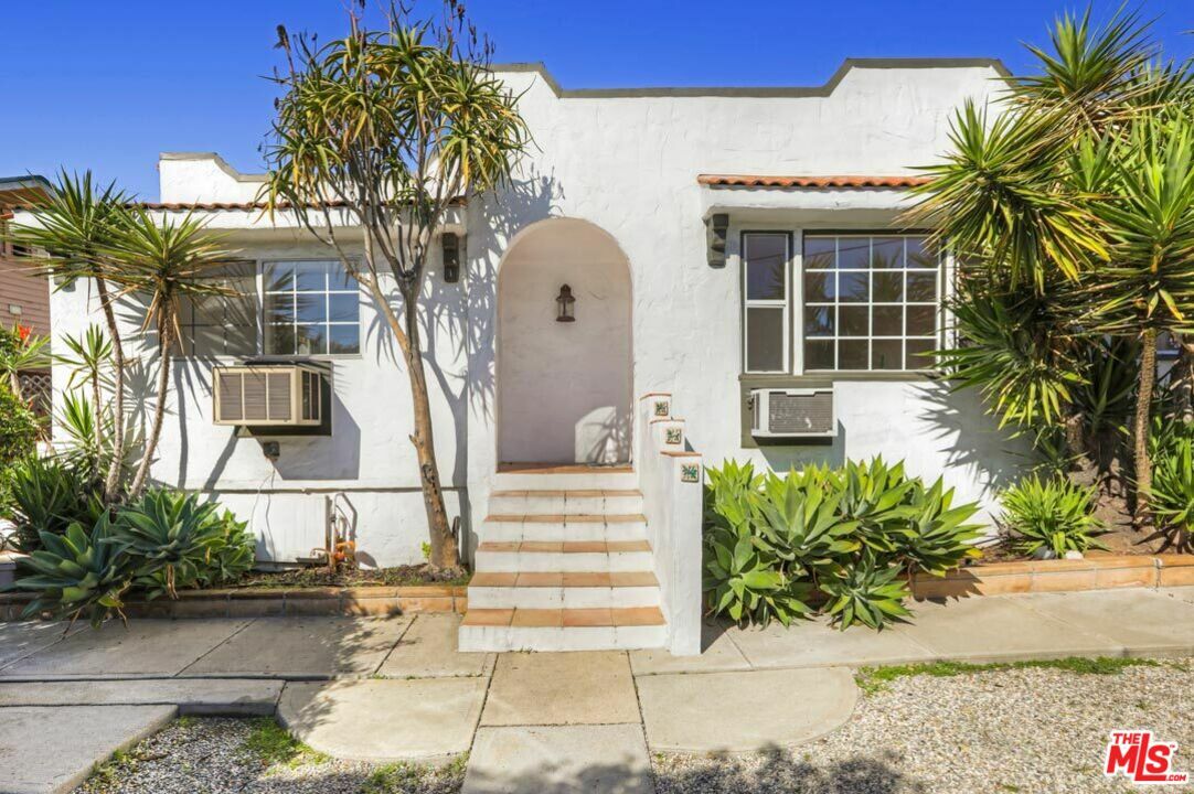 Property Photo:  707 N Avenue 64  CA 90042 