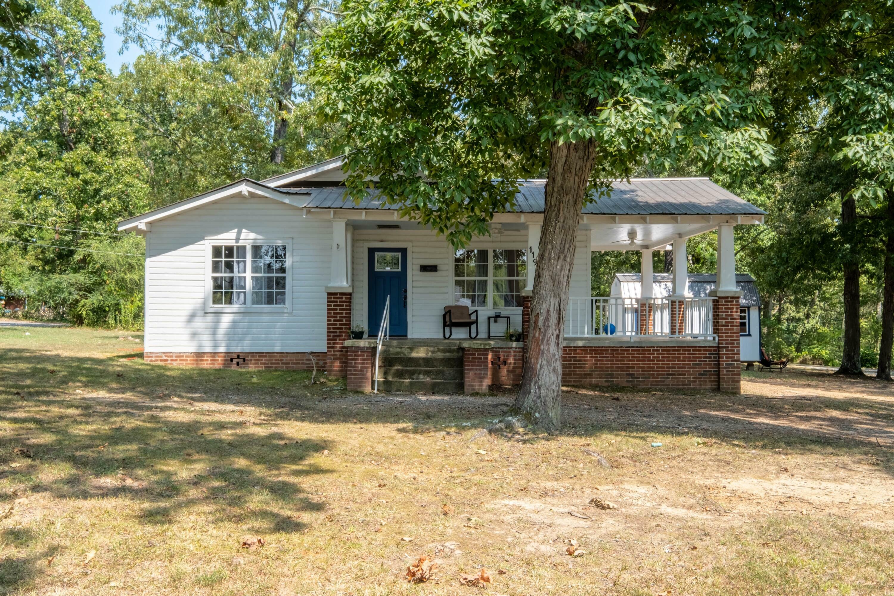 Property Photo:  119 5th St  GA 30752 