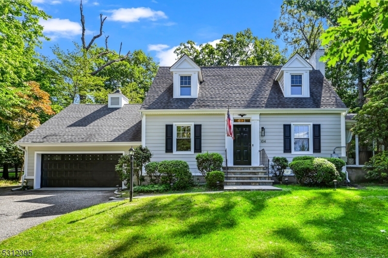 Property Photo: 104 Grandview Ave NJ 07006