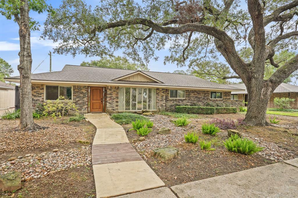 Property Photo:  8811 Manhattan Drive  TX 77096 