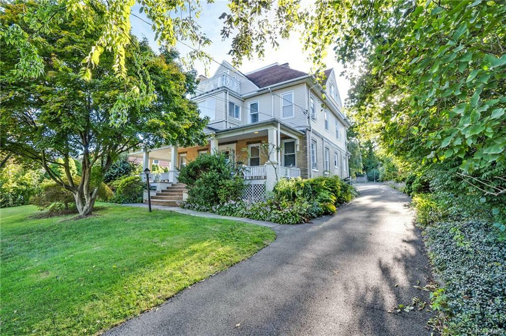 Property Photo:  134 Old Mamaroneck Road  NY 10605 