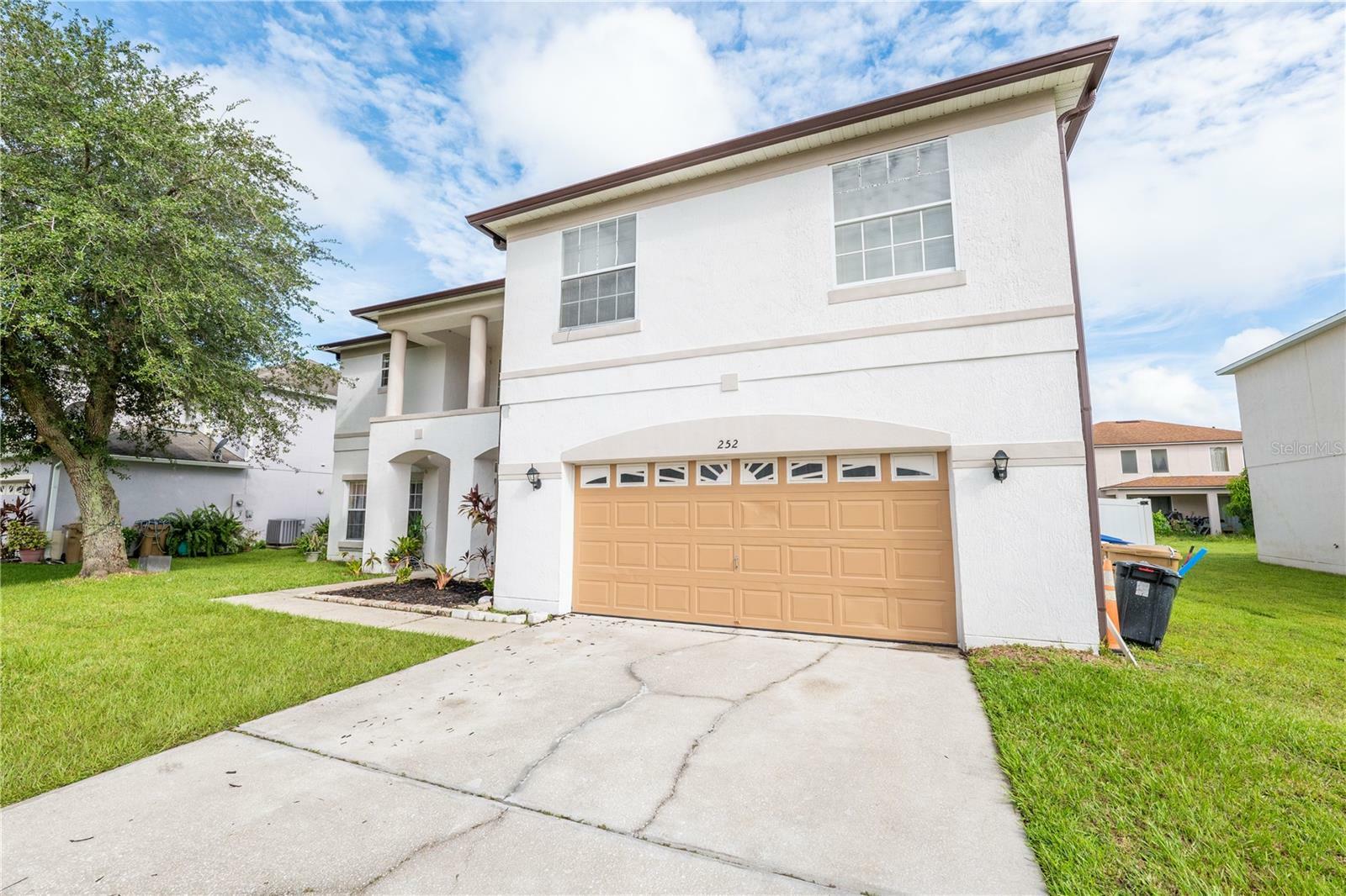 Property Photo:  252 Abbotsbury Drive  FL 34758 