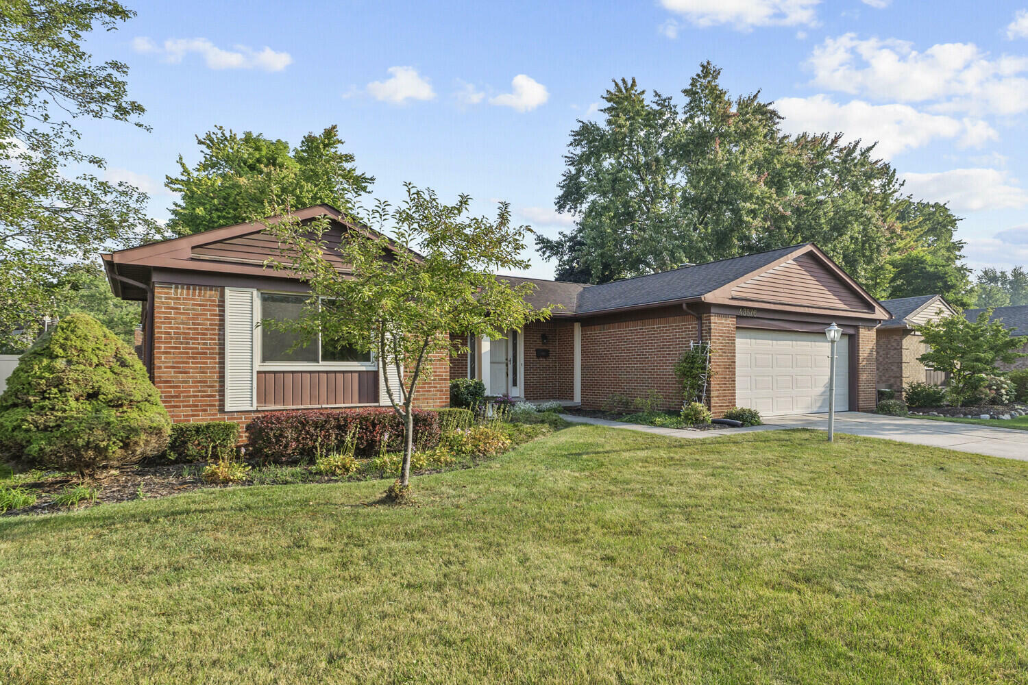 Property Photo:  43576 Hanford Road  MI 48187 