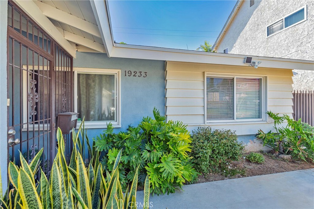 Property Photo:  19233 Broadacres Avenue  CA 90746 