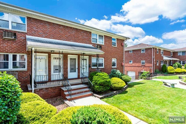 Property Photo:  300 East Homestead Avenue B10  NJ 07650 