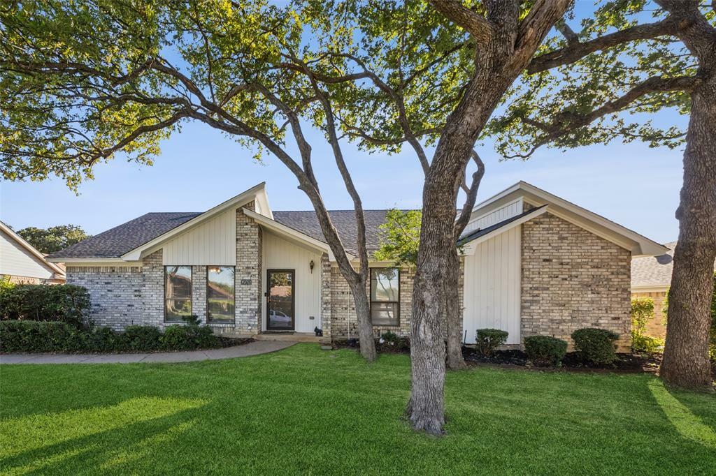 Property Photo:  2028 Parkridge Drive  TX 76054 