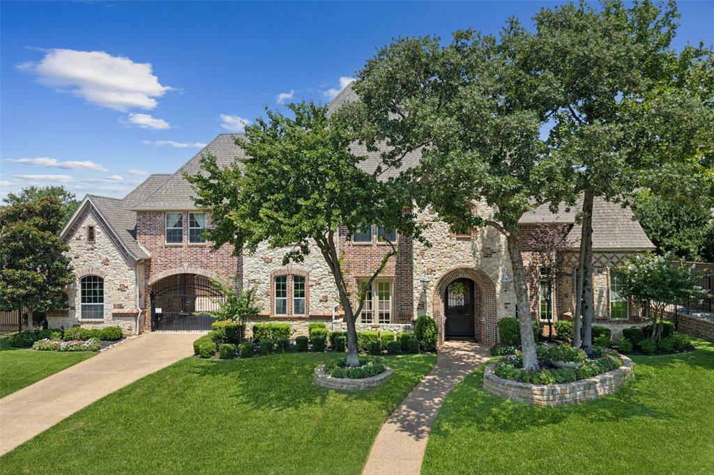 Property Photo: 19 Hunters Ridge Lane TX 76262