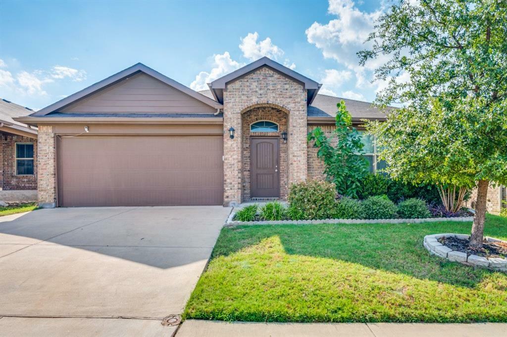 Property Photo:  8429 Artesian Springs Drive  TX 76131 