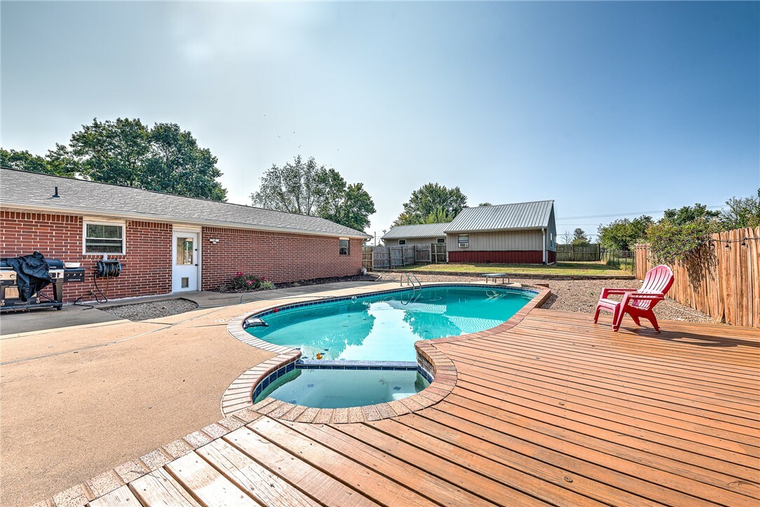 Property Photo:  302 Casey Lane  AR 72756 