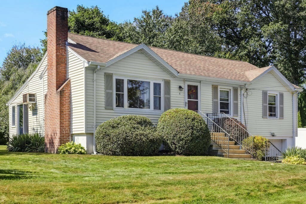 Property Photo:  6 Lakeview Drive  MA 01536 