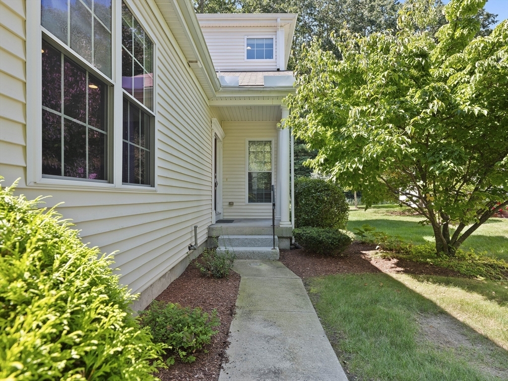 Property Photo:  18 Arbor Glen Drive 18  MA 01775 