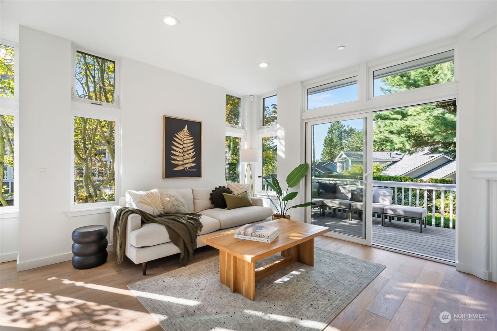 Property Photo:  202 5th Place S  WA 98033 