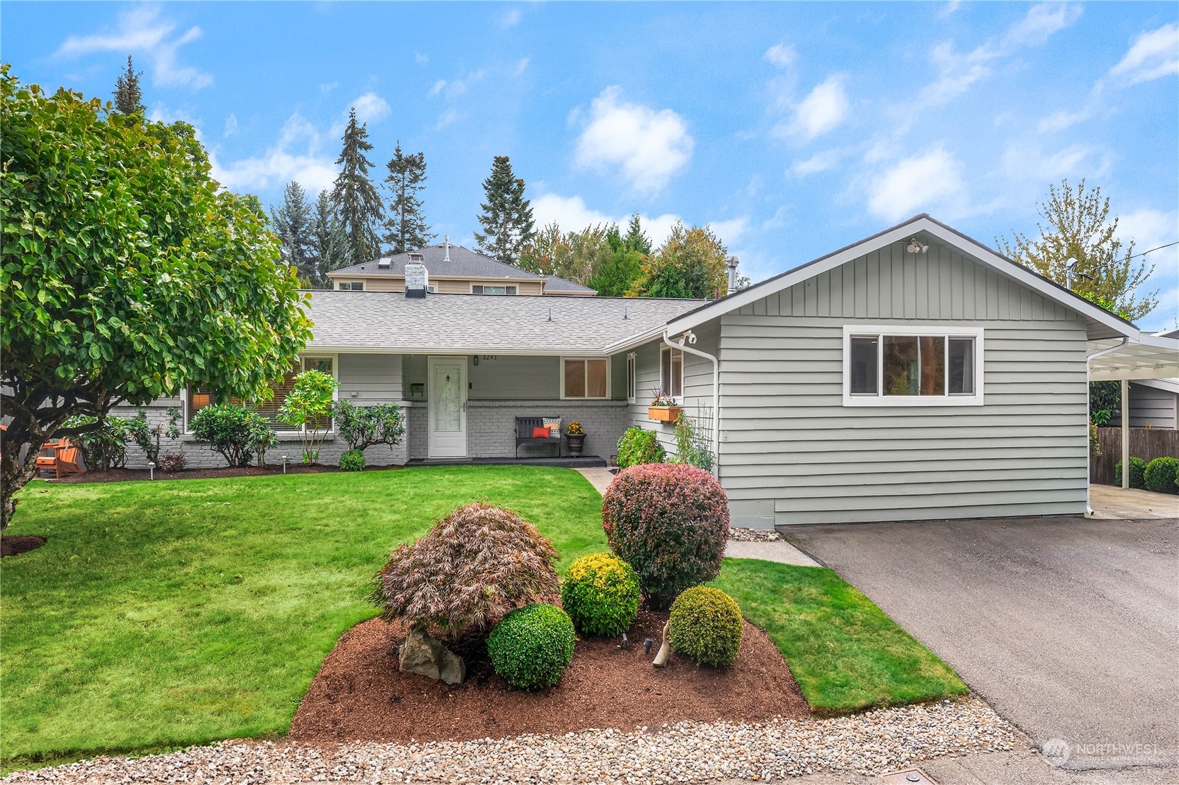 Property Photo:  8245 SE 35th Street  WA 98040 