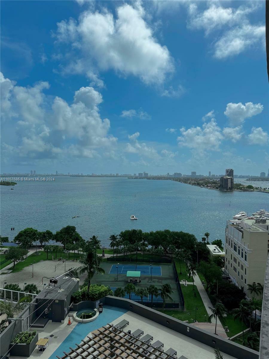 Property Photo:  1750 N Bayshore Dr 1703  FL 33132 