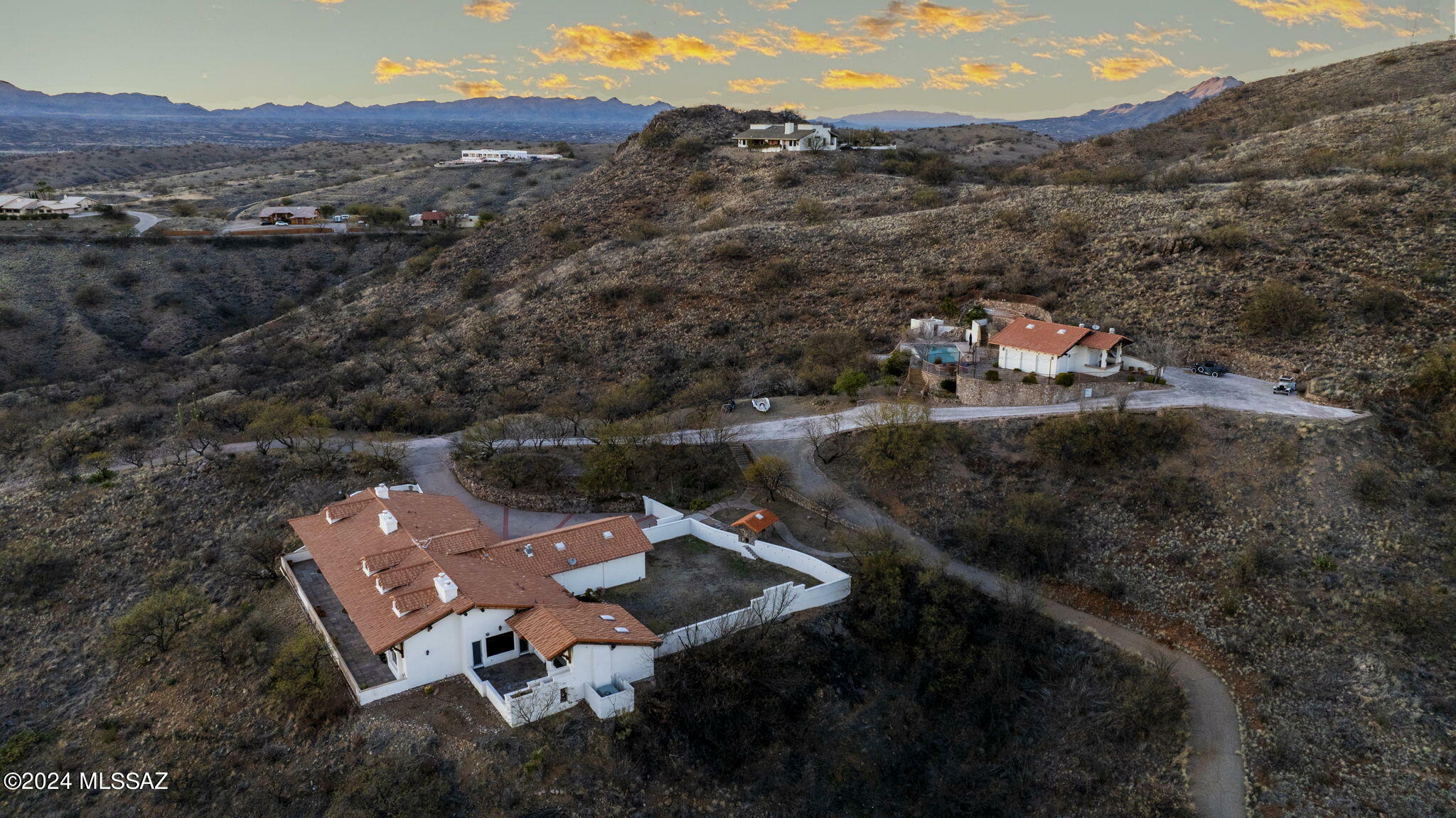 Property Photo:  177 E Camino Vista Del Cielo  AZ 85621 