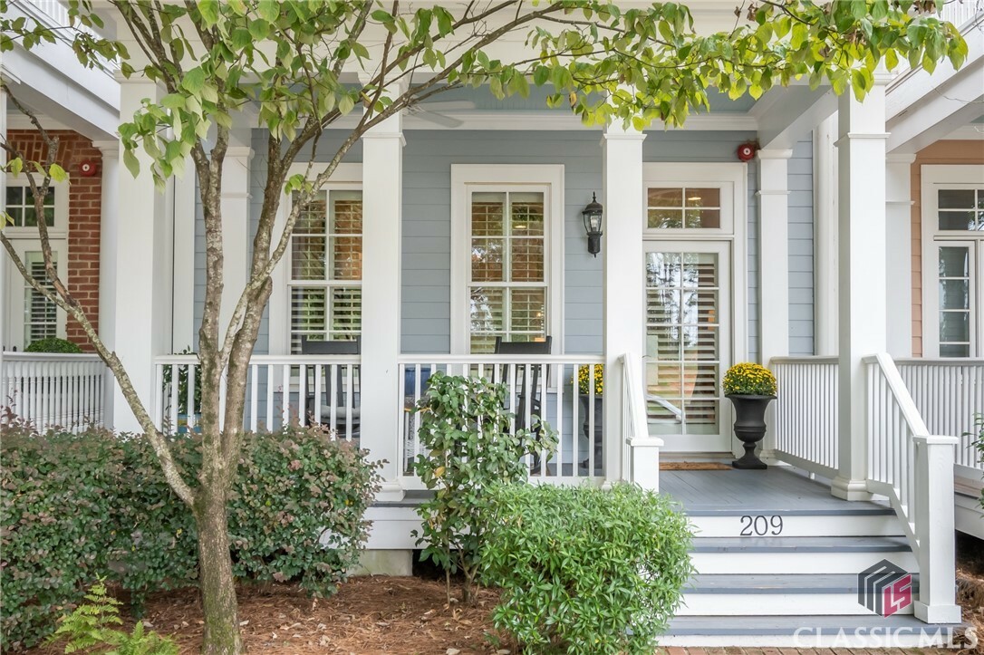 Property Photo:  209 West Park Drive  GA 30606 