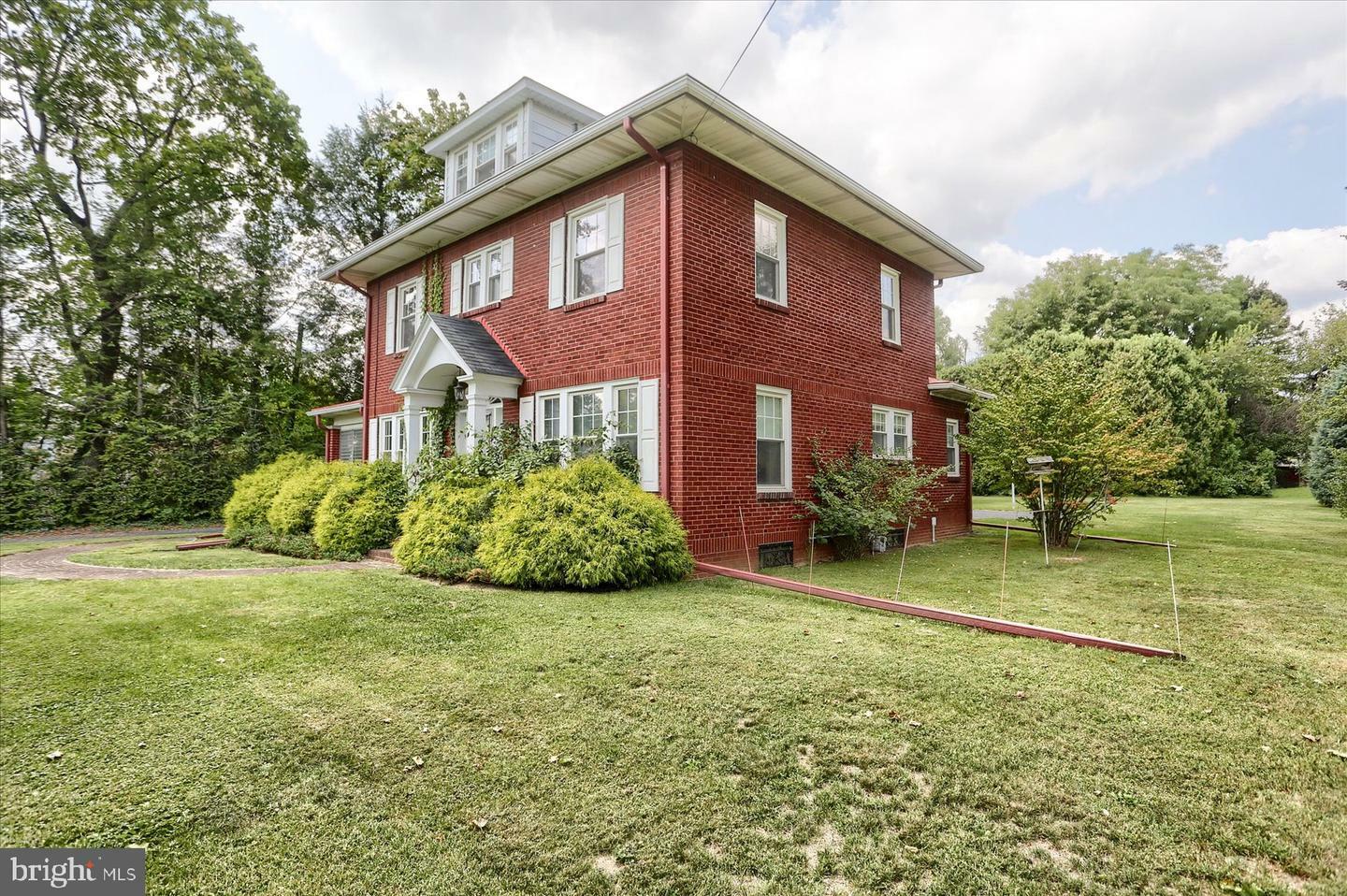 Property Photo:  880 Harrisburg Pike  PA 17013 