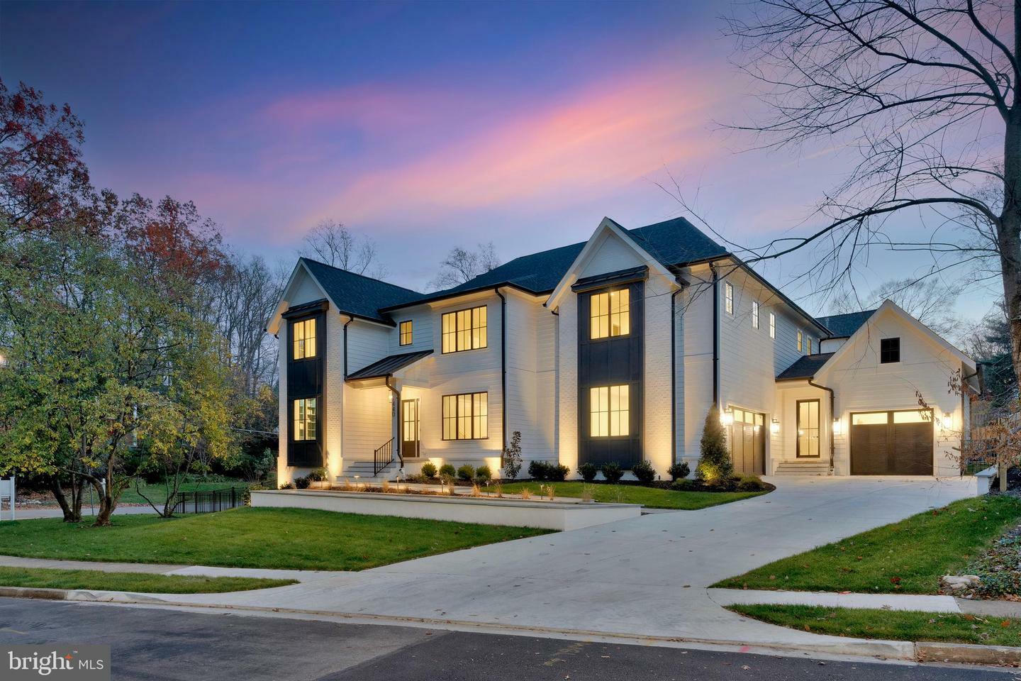 Property Photo: 1440 Ironwood Drive VA 22101