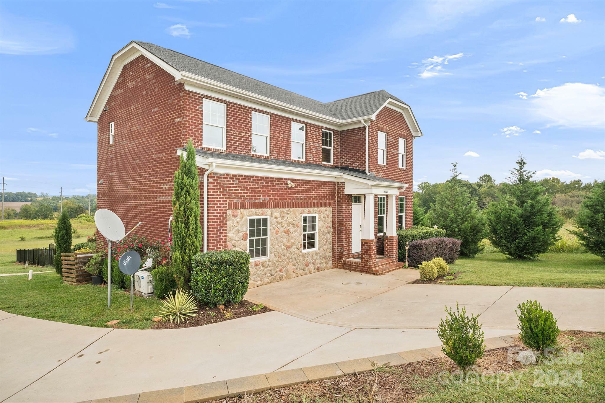 Property Photo:  2038 Whiteners Farm Road  NC 28092 