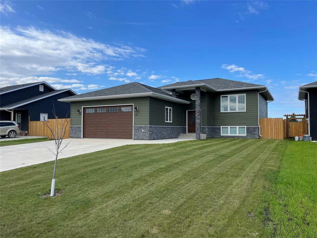 28 Clare Crescent  Neepawa MB R0J 1H0 photo