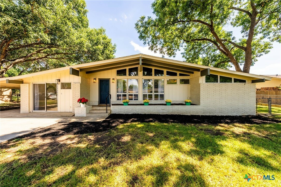 Property Photo:  1334 Rivercrest Drive  TX 78130 