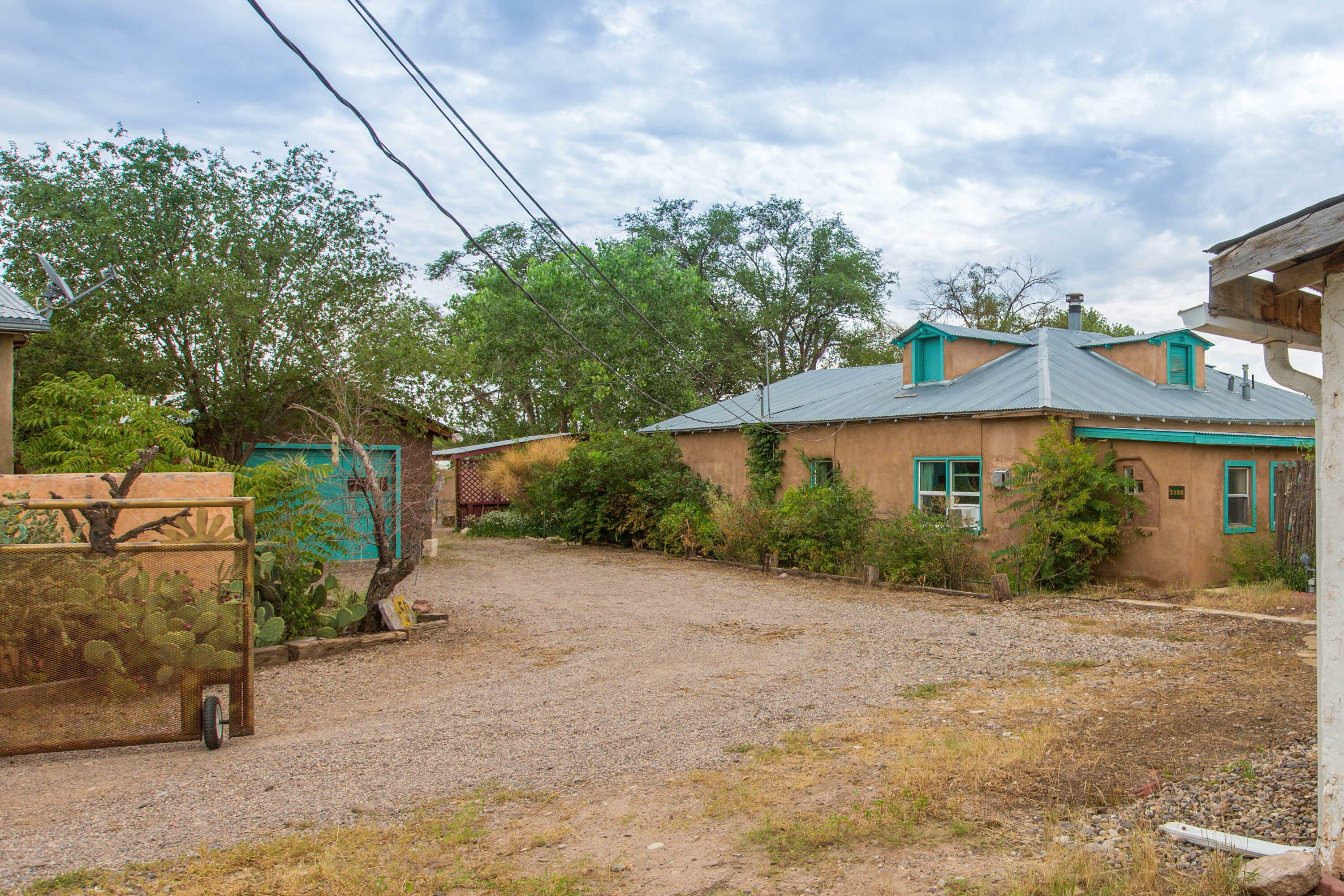 Property Photo:  2108 Telesfor Drive SW  NM 87105 