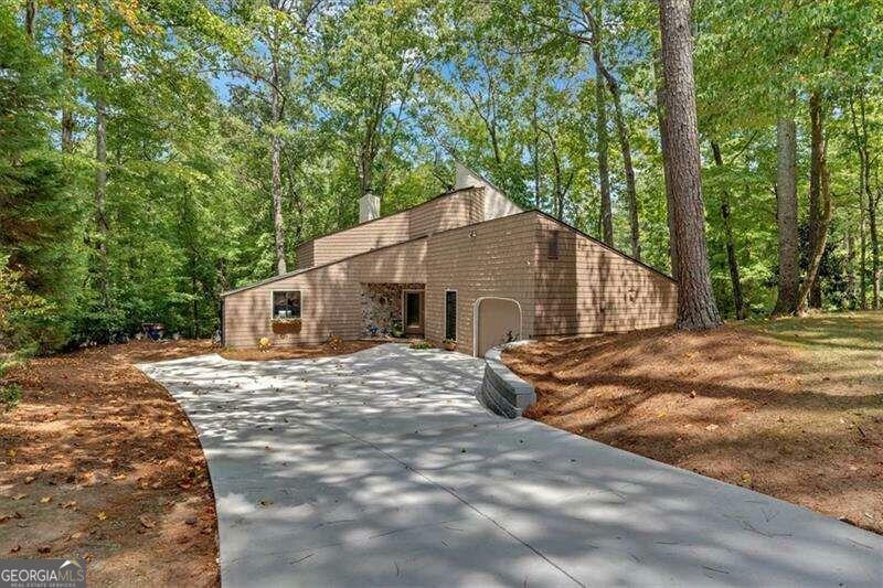 Property Photo:  4079 Southerland Drive  GA 30075 