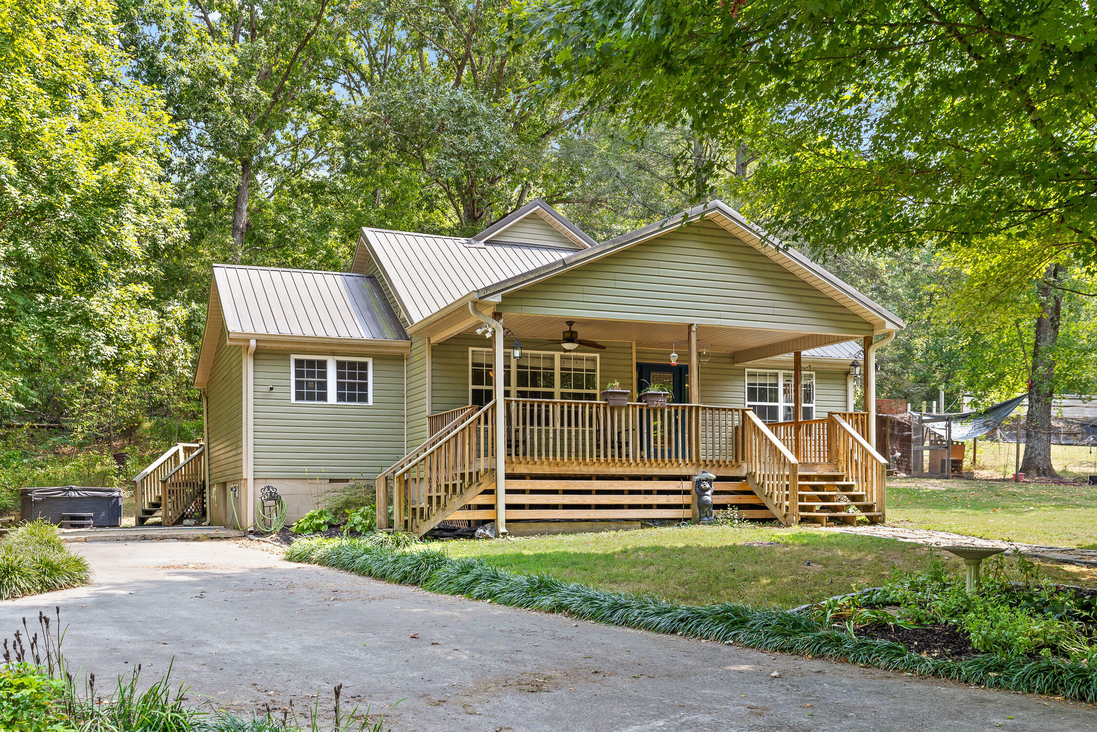 Property Photo:  128 County Road 625  TN 37331 