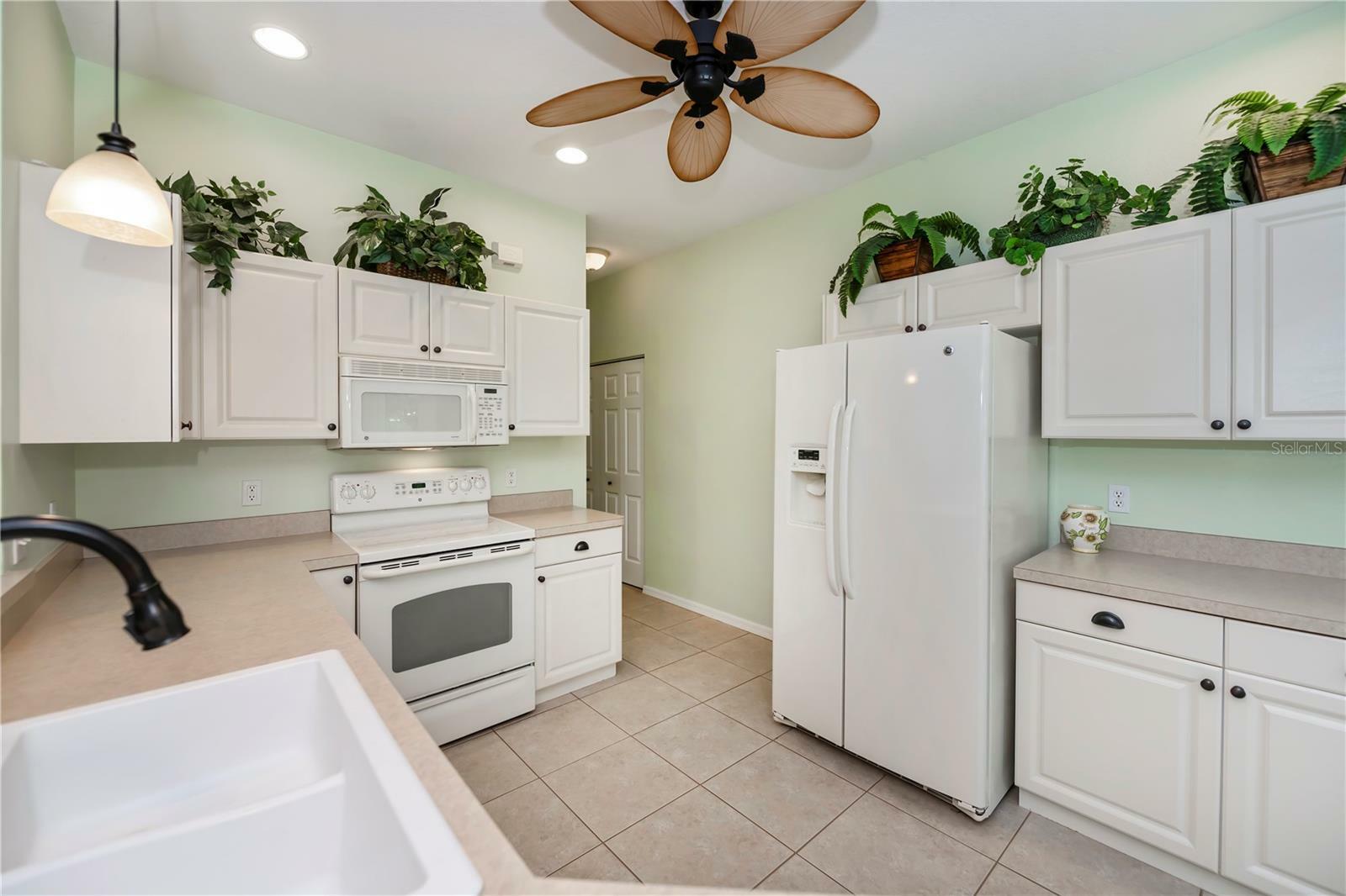 Property Photo:  2024 Royal Tern Circle  FL 33983 