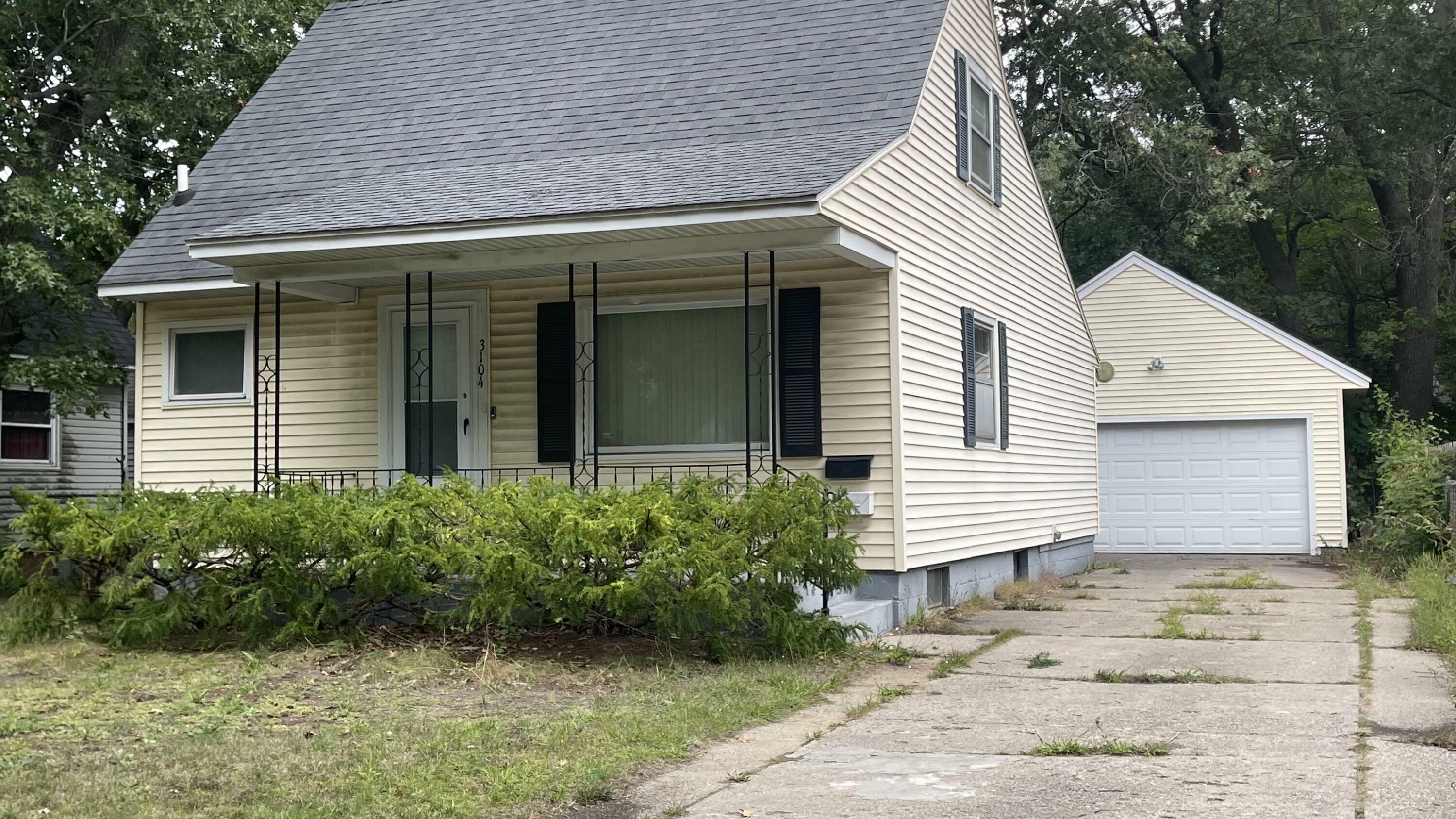 Property Photo:  3104 Temple Street  MI 49444 