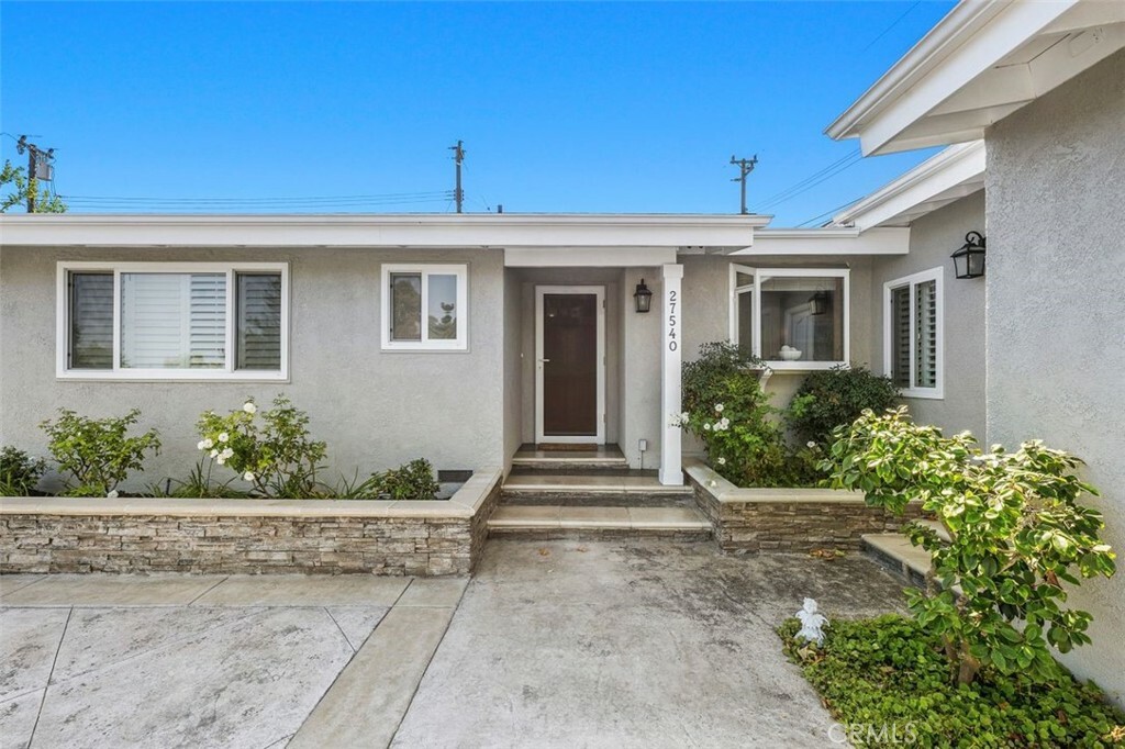 Property Photo:  27540 Halescorner Road  CA 90275 