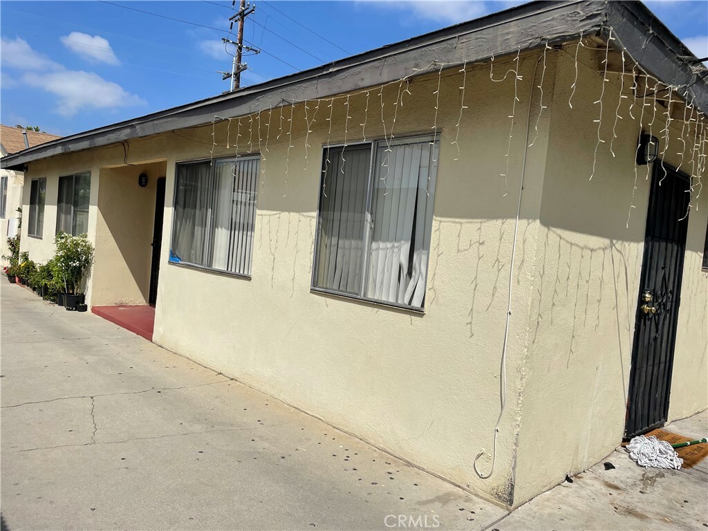 Property Photo:  12706 Doty Avenue  CA 90250 