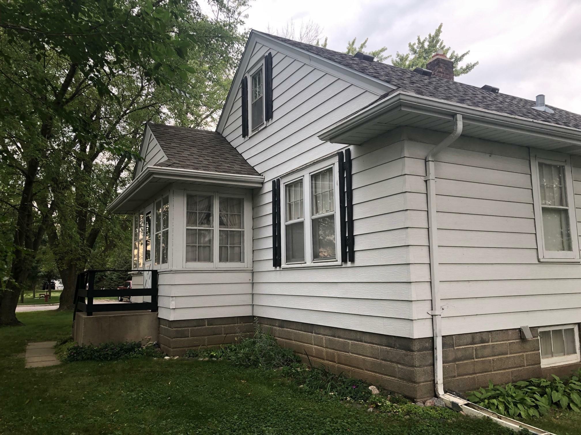 Property Photo:  428 Babcock Boulevard E  MN 55328 