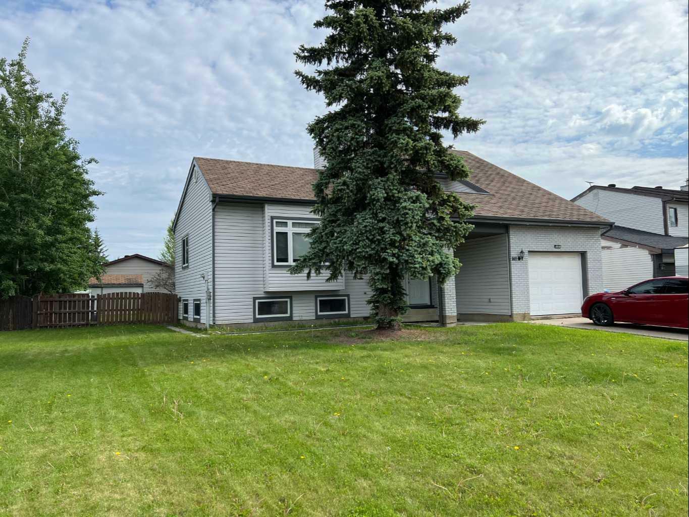 Property Photo:  140 Brosseau Crescent  AB T9K 2G8 