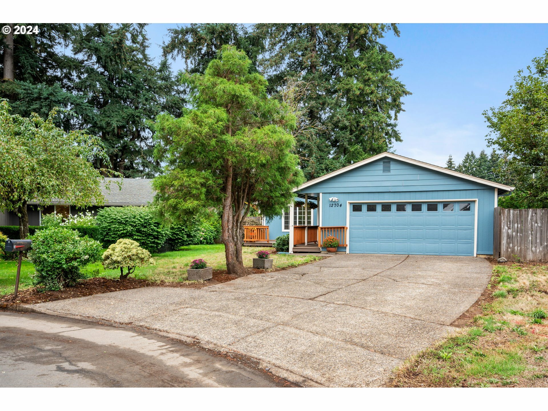 Property Photo:  12704 NE 38th Cir  WA 98682 