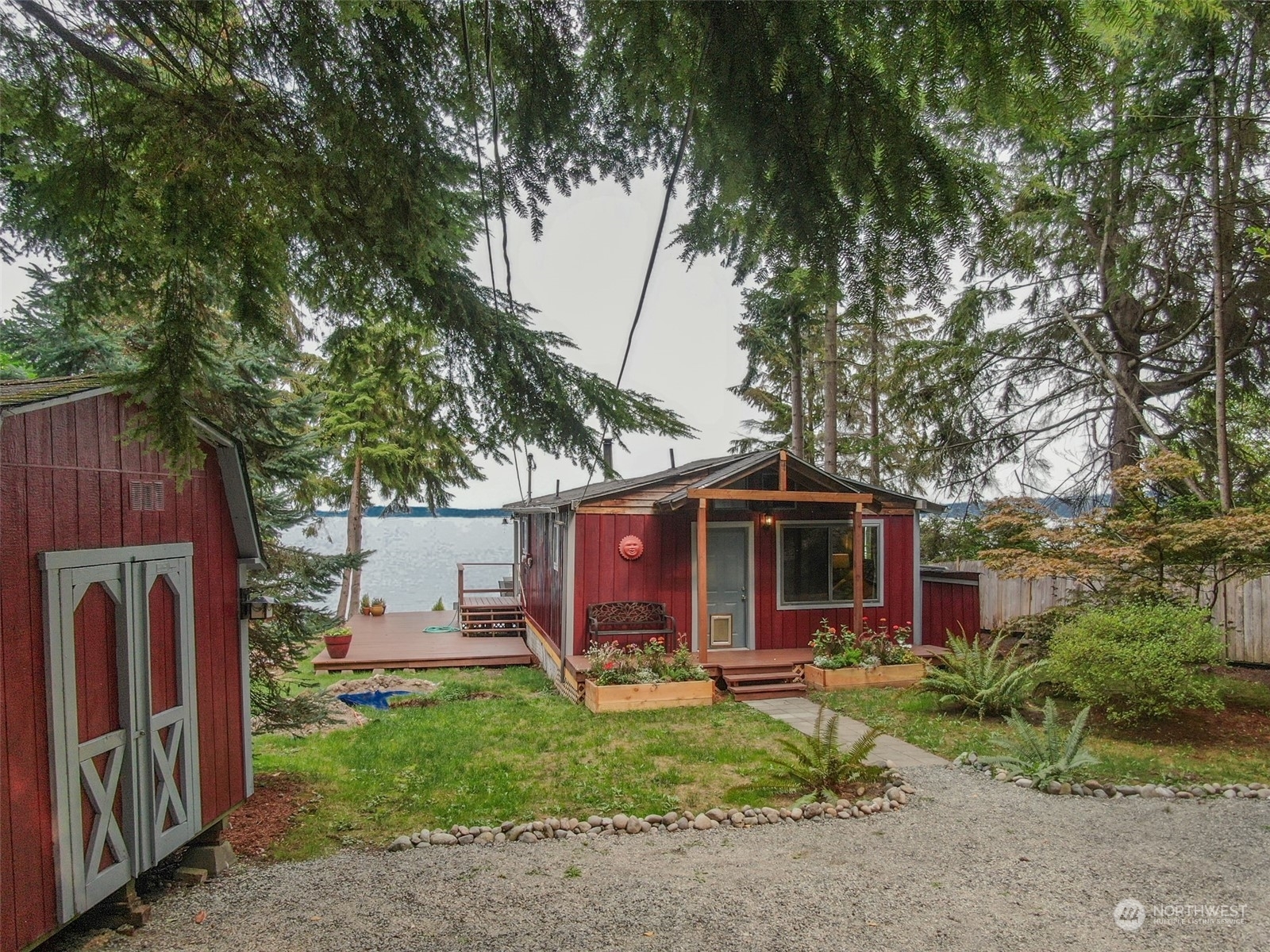 Property Photo:  4904 SW Luana Lane  WA 98070 