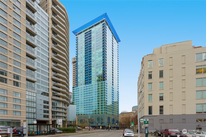 Property Photo: 737 Olive Way 2807 WA 98101