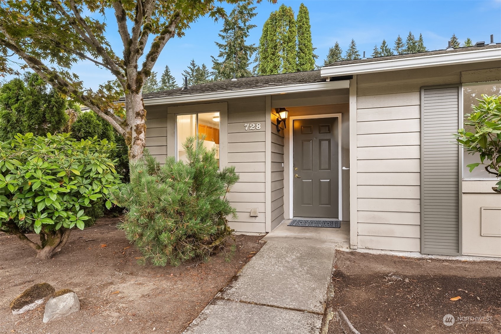 Property Photo:  728 126th Avenue NE 108  WA 98005 