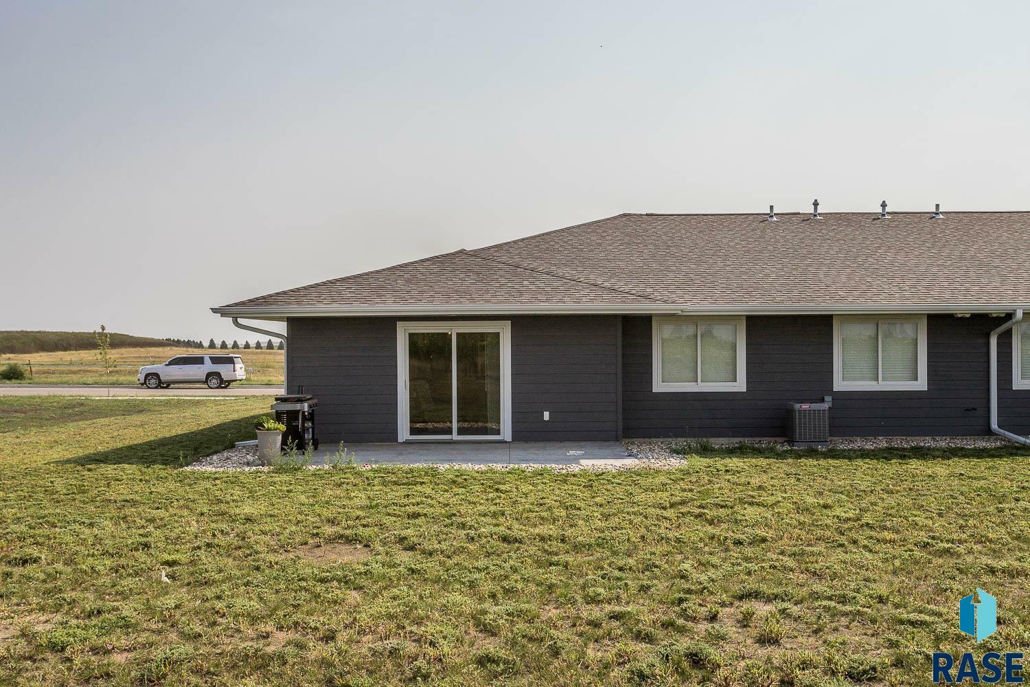 Property Photo:  1607 Neil Ave  SD 57022 