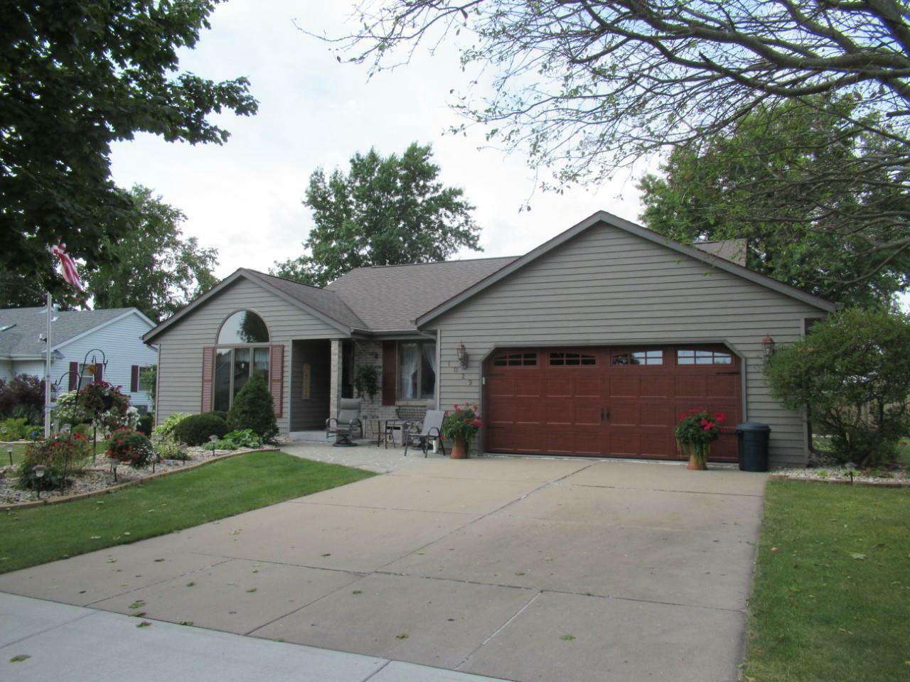 Property Photo:  1029 Sentinel Drive  WI 53546 