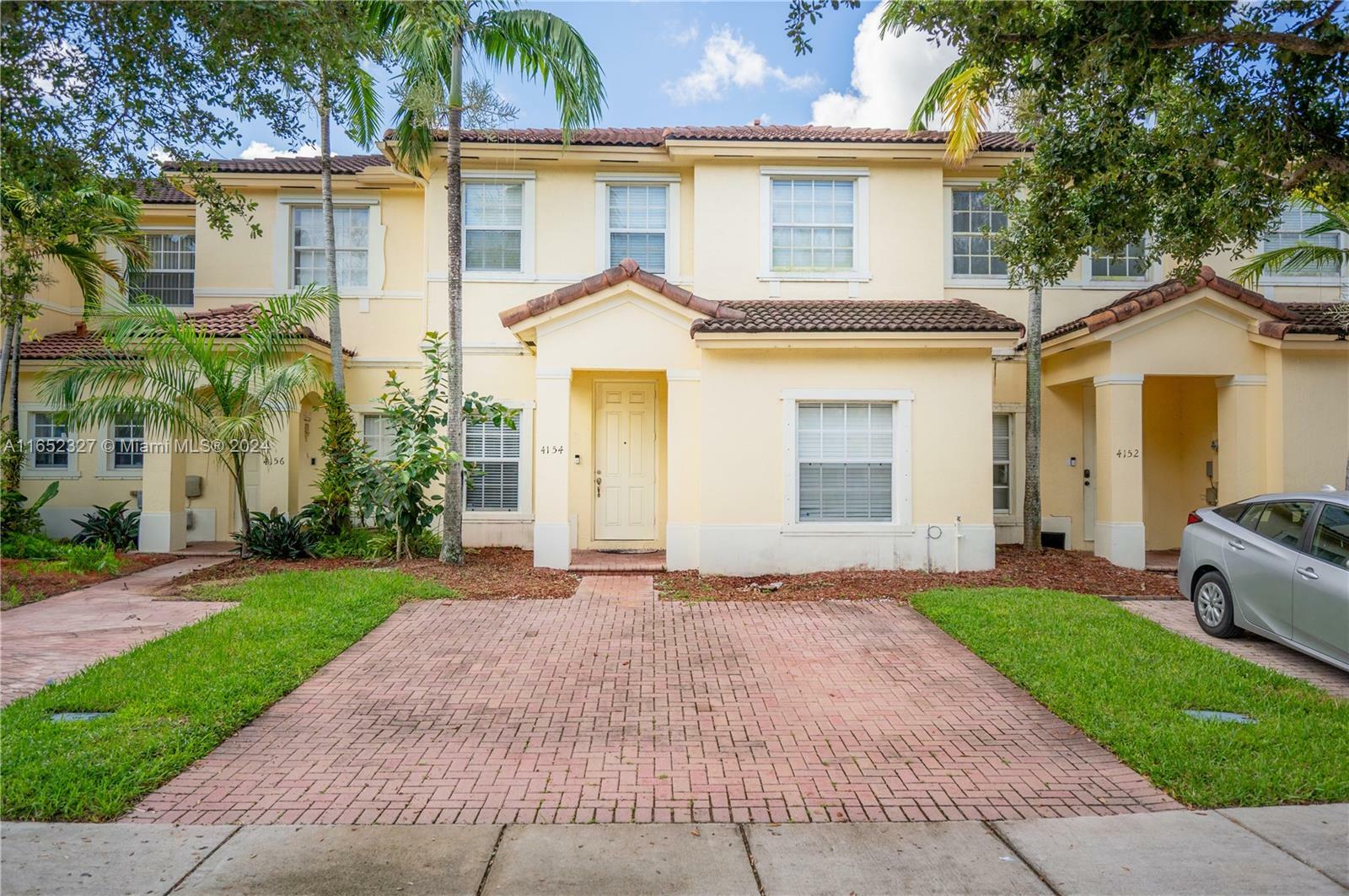 Property Photo:  4154 NE 26th St 4154  FL 33033 