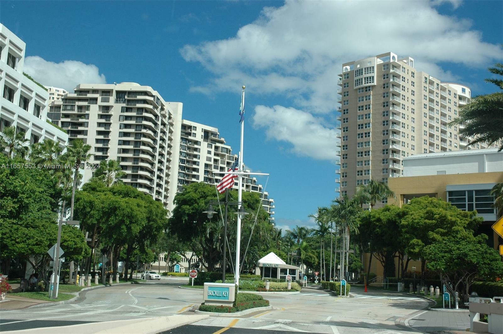 Property Photo:  540 Brickell Key Dr 1426  FL 33131 