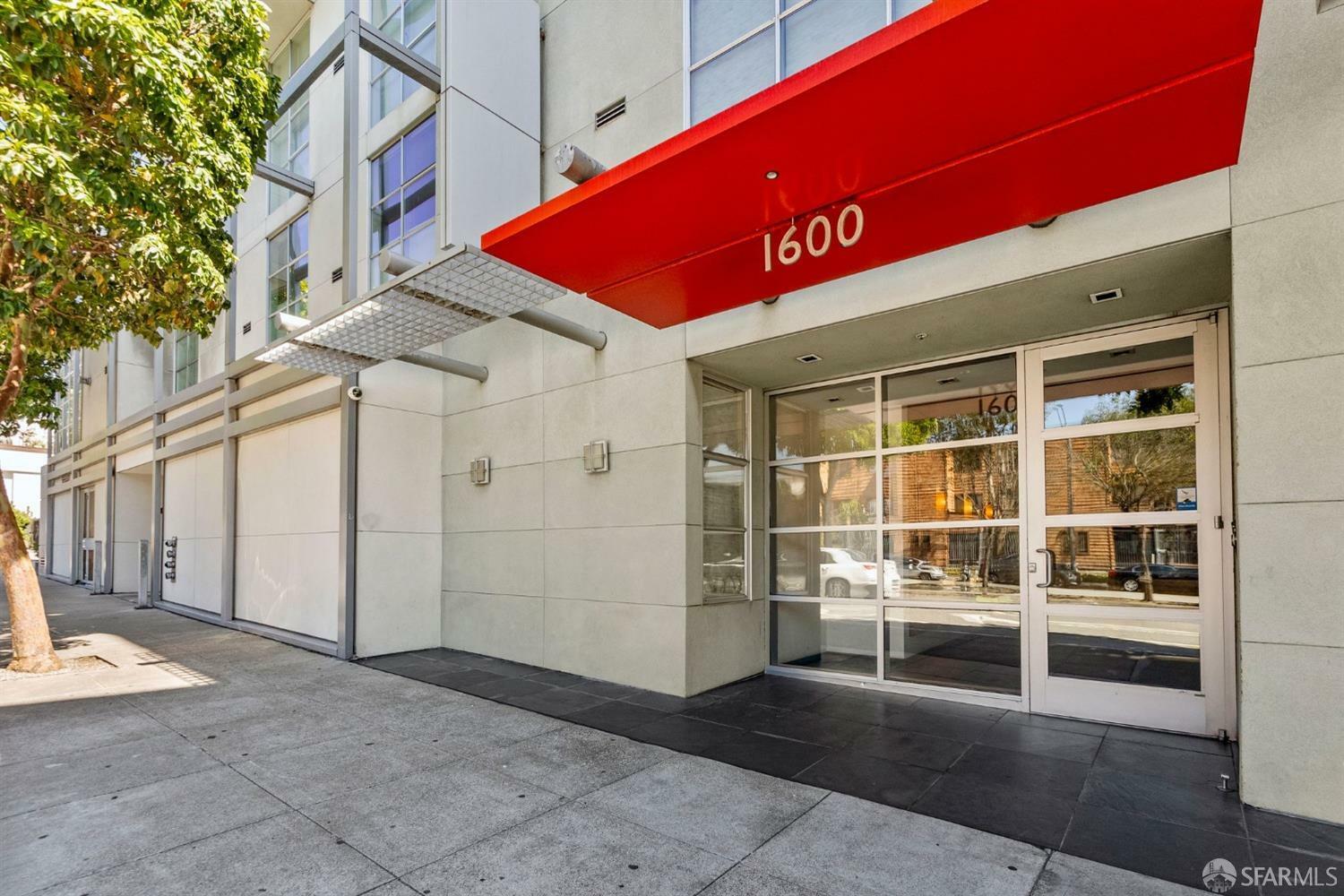 Property Photo:  1600 Webster Street 109  CA 94115 