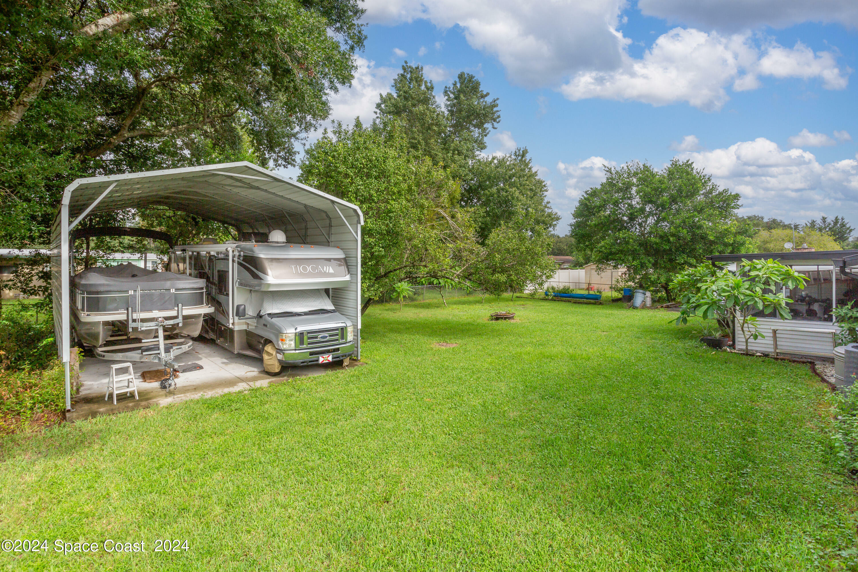 Property Photo:  510 Lincoln Avenue  FL 32796 