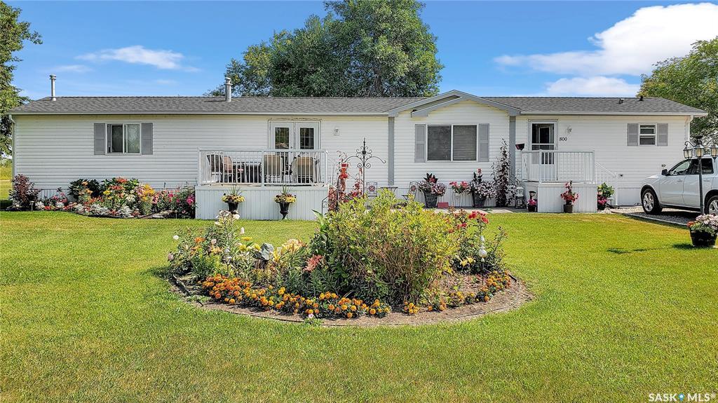 Property Photo: 800 3rd Avenue SK S0A 3W0